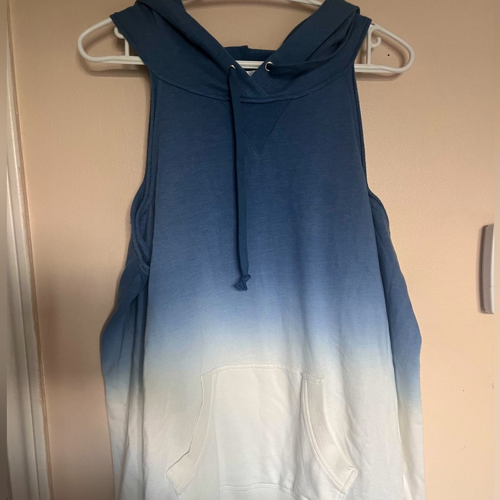 Ombre cold shoulder hoodie